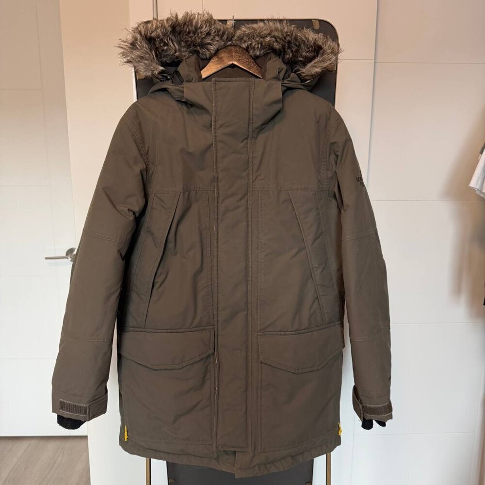 The North Face Men’s Down Parka (Size M) – Extreme Cold Weather Jacket